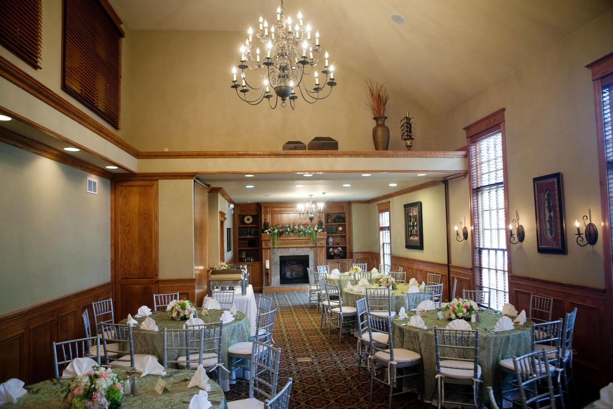 Brick Street Inn Zionsville Exterior photo